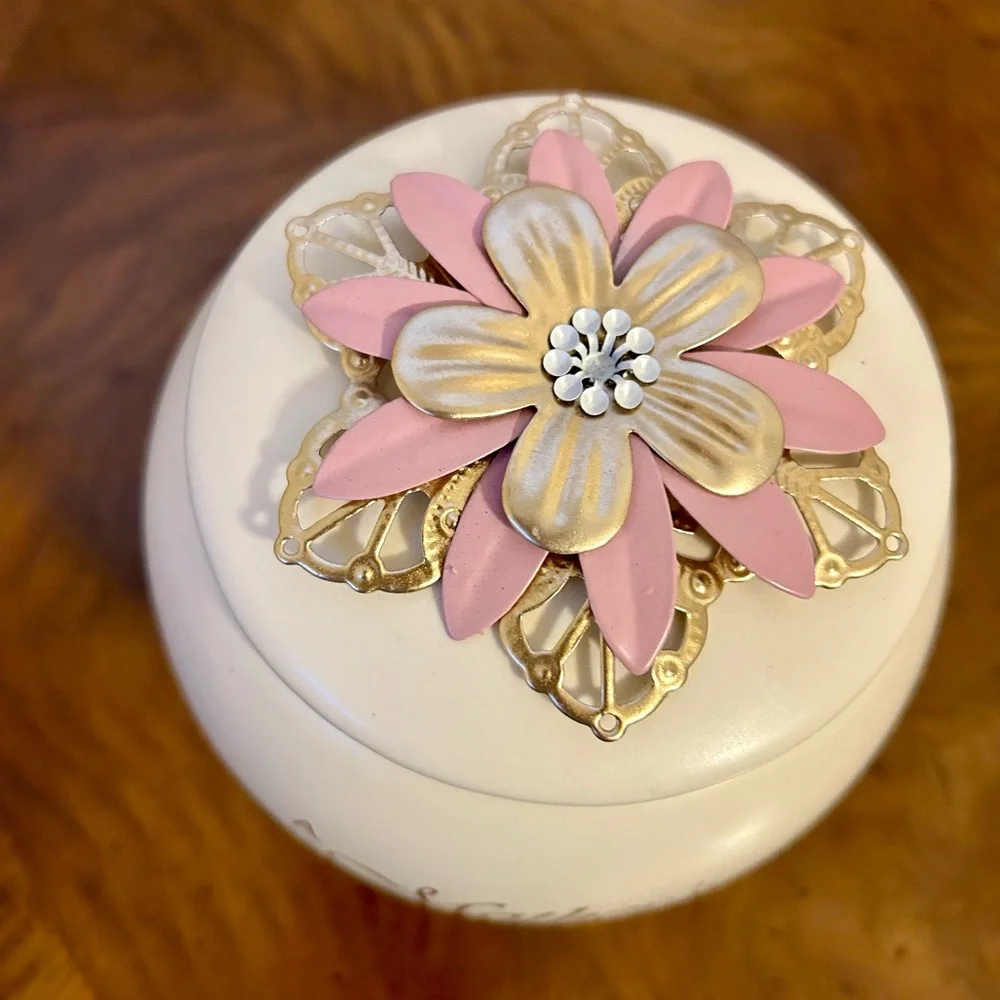 Trinket Storage Jar With Lid “ A Mother’s Love is Forever “.